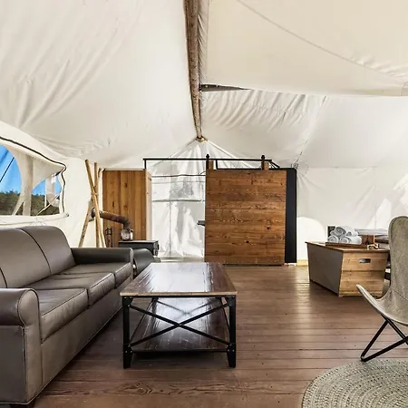 Under Canvas Great Smoky Mountains Pigeon Forge Exterior photo