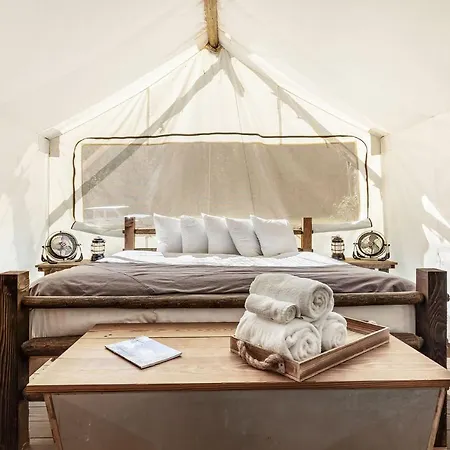 Under Canvas Great Smoky Mountains Pigeon Forge Exterior photo