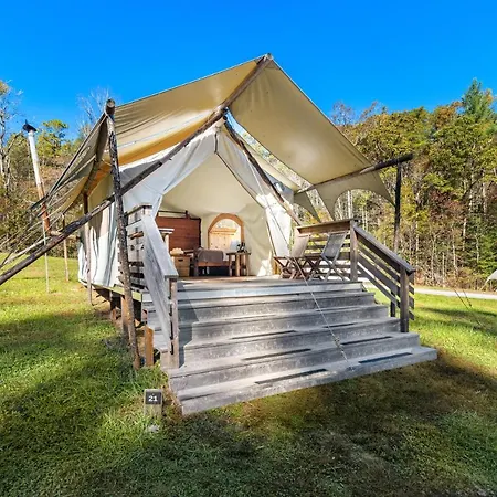 Under Canvas Great Smoky Mountains Pigeon Forge Exterior photo