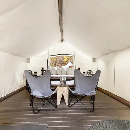 Under Canvas Great Smoky Mountains Pigeon Forge Exterior photo