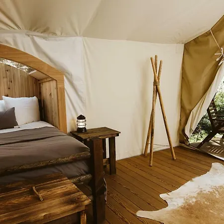 Under Canvas Great Smoky Mountains Pigeon Forge Exterior photo