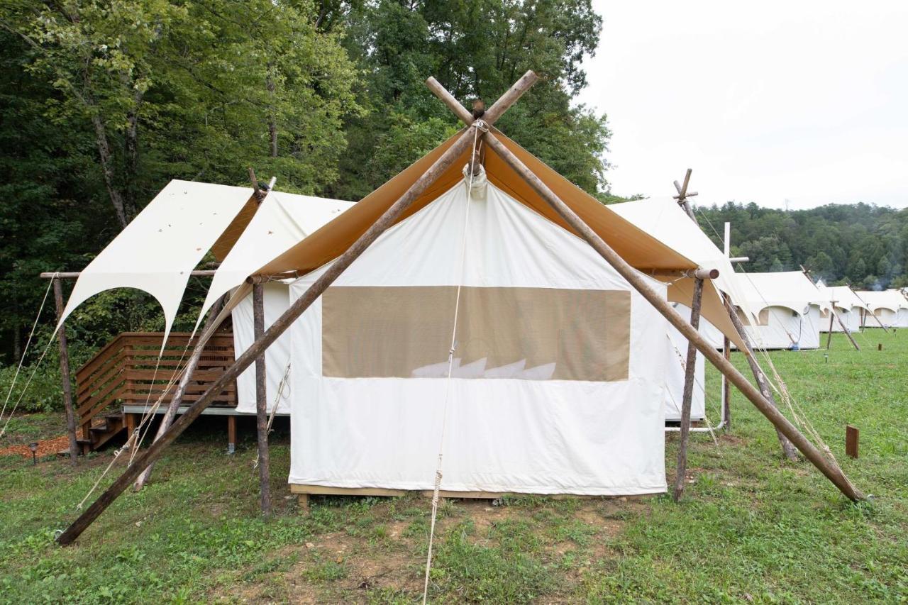 Campismo de Luxo Under Canvas Great Smoky Mountains Pigeon Forge