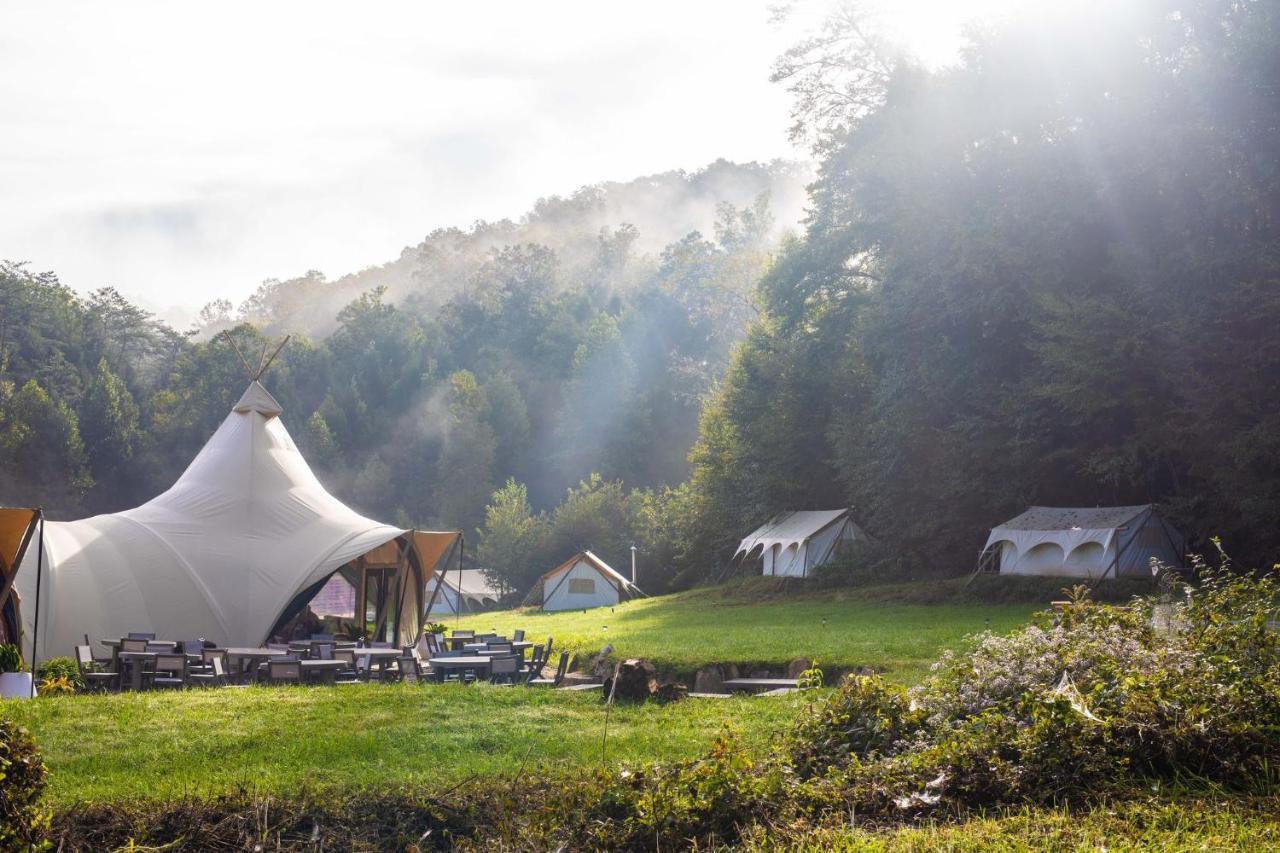 Under Canvas Great Smoky Mountains Campismo de Luxo